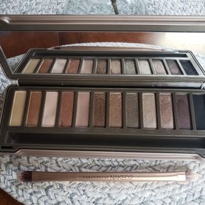 Urban Decay Naked 2 Eyeshadow Palette
